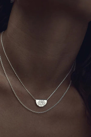 Lotus Short Necklace | Silver