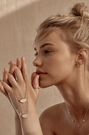 Lotus Short Necklace | Gold