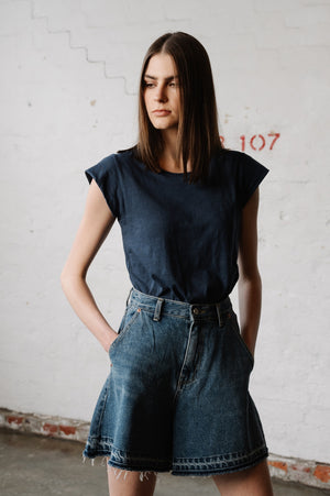 AMA Vienna Tee | Navy