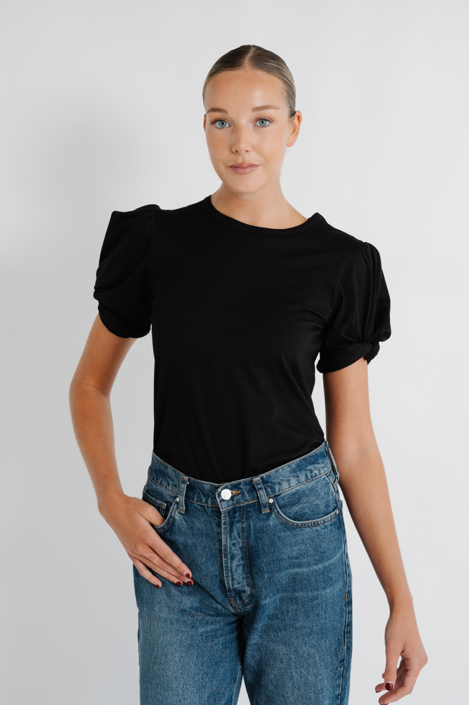 Bella Tee | Black