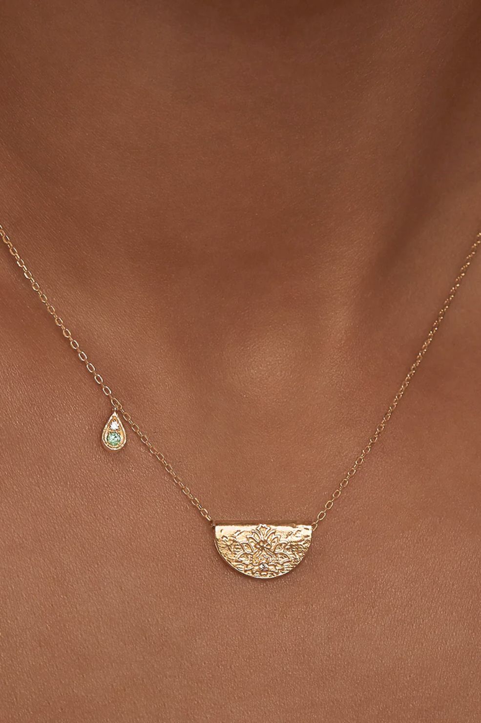 Lotus Birthstone Necklace - Peridot