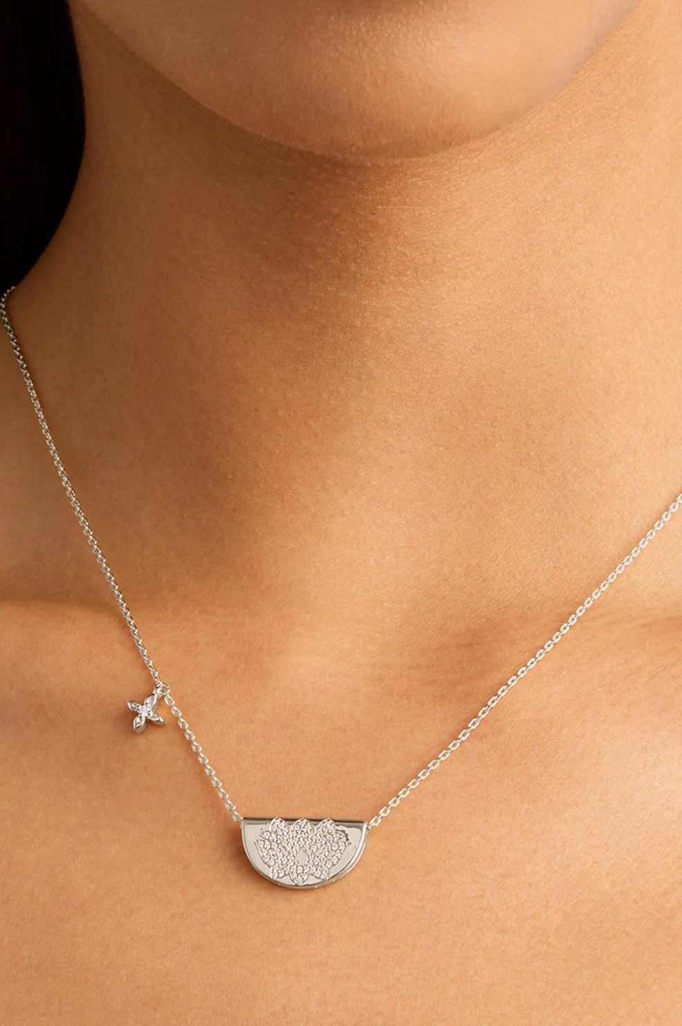 Live in Light Lotus Necklace | Silver
