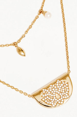 Live in Peace Lotus Necklace | Gold