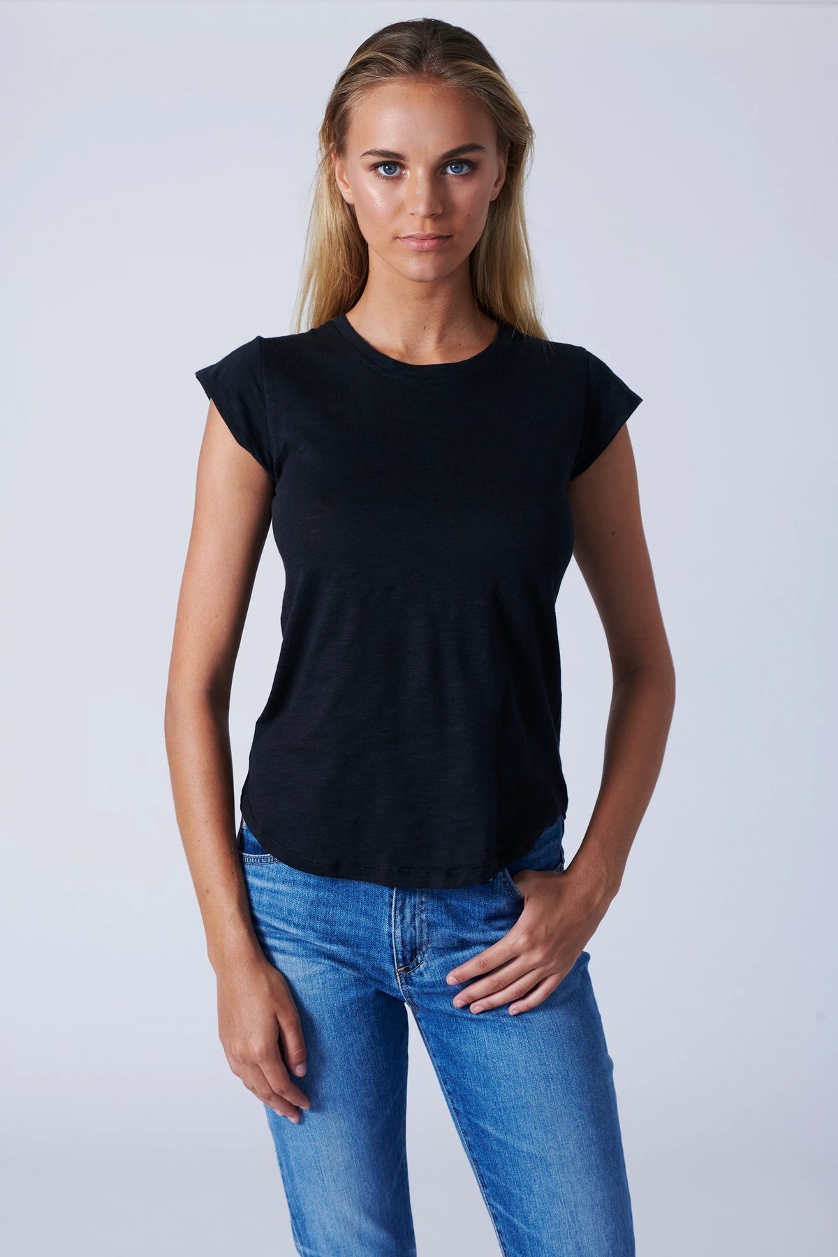 AMA Vienna Tee | Black